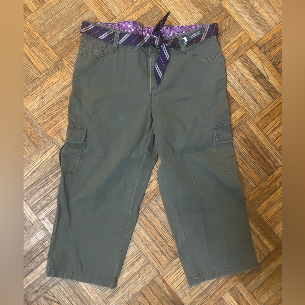 Faded Glory girls Green Cargo capri Pants